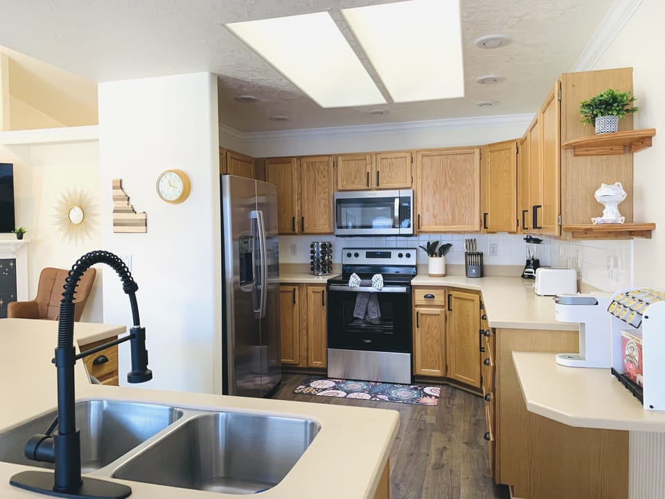 Fully stocked kitchen will make you feel right at home!