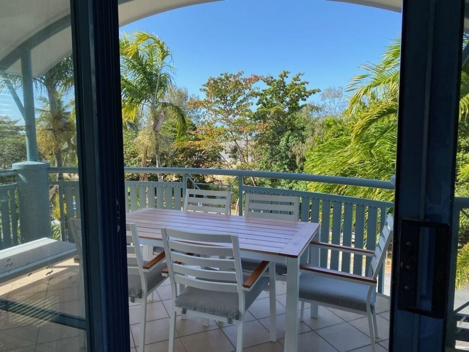Main balcony facing the ocean, which is metres away