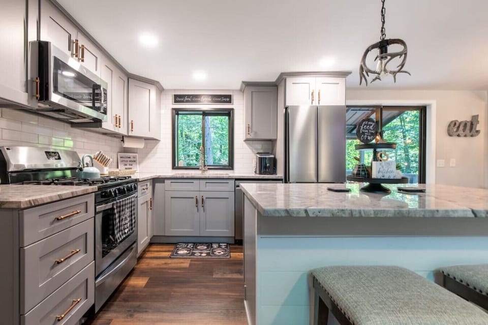 Kitchen Island Perfect for Entertaining