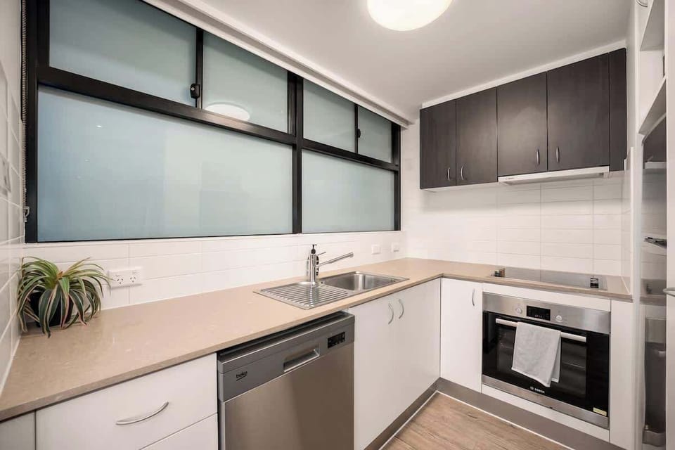 Fridge, Dishwasher, Cooktop + Oven...