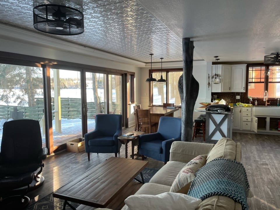 lower level dining and kitchen