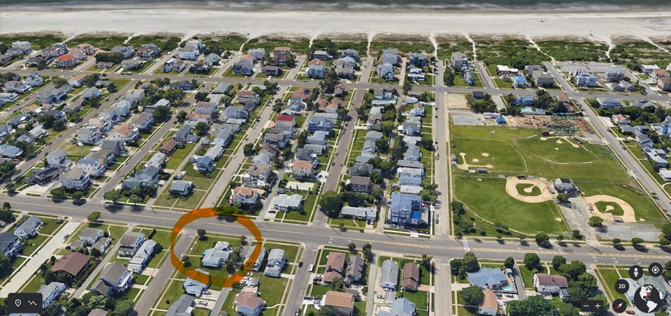 Just 1.5 block (5-7 min walk) to beautiful 22nd street beach or Shark Park