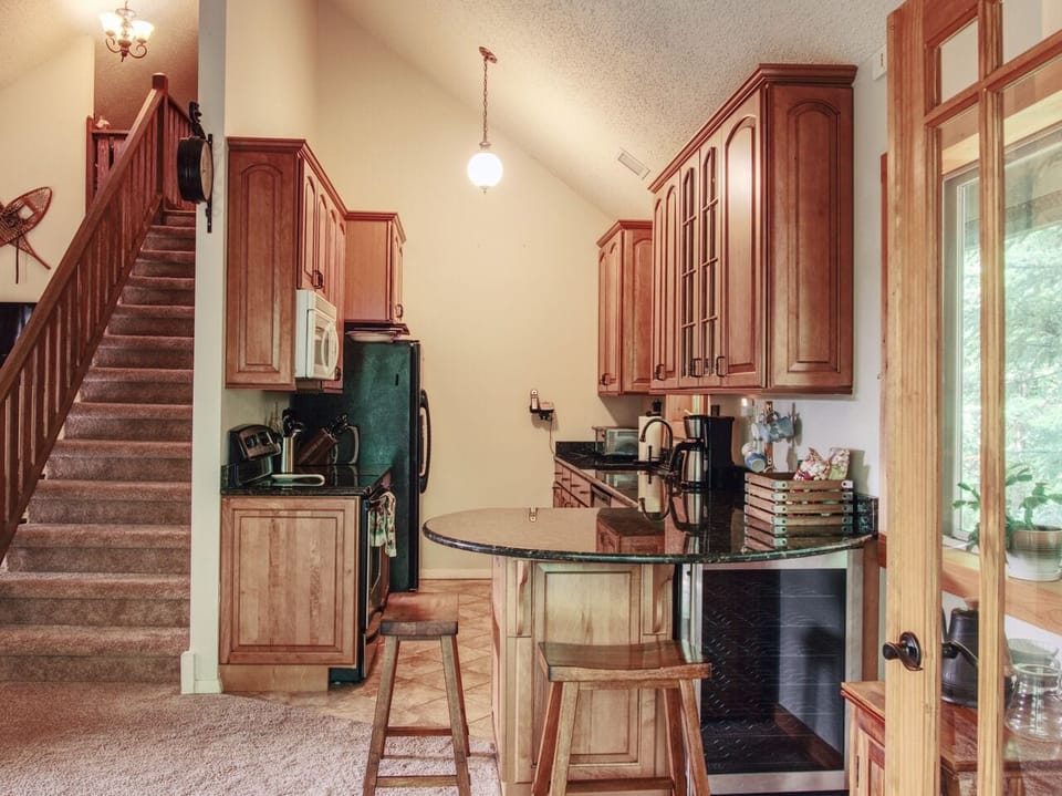 Wine Fridge, Coffee Maker, Toaster Oven, Hot Water Kettle and plenty more!