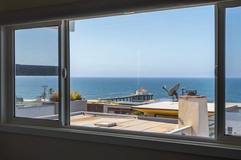 VIews of the Manhattan Beach Pier from your bedroom