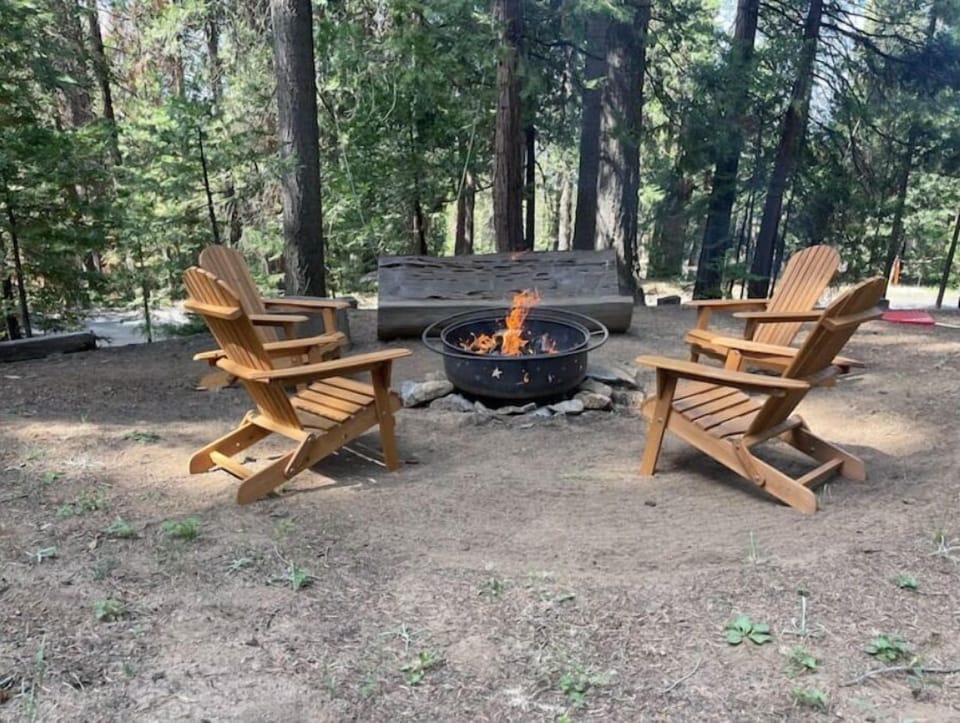 Outdoor firepit and sitting area.