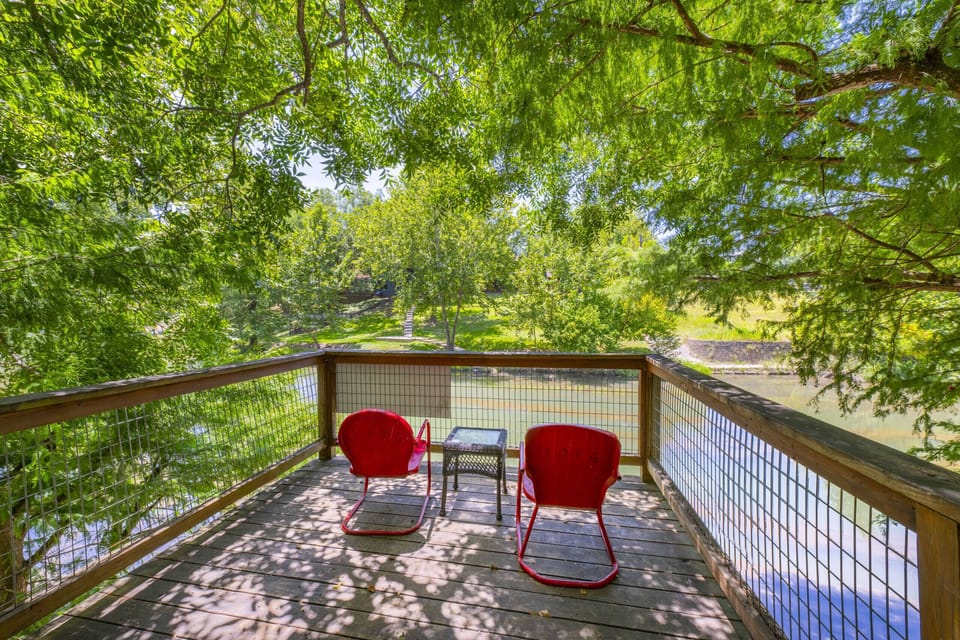 Relax among the trees and enjoy tranquil Texas sunsets.
