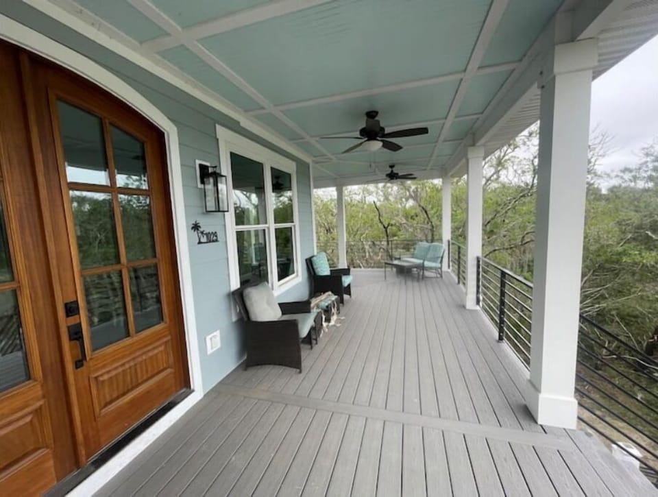 Lots of porch space 