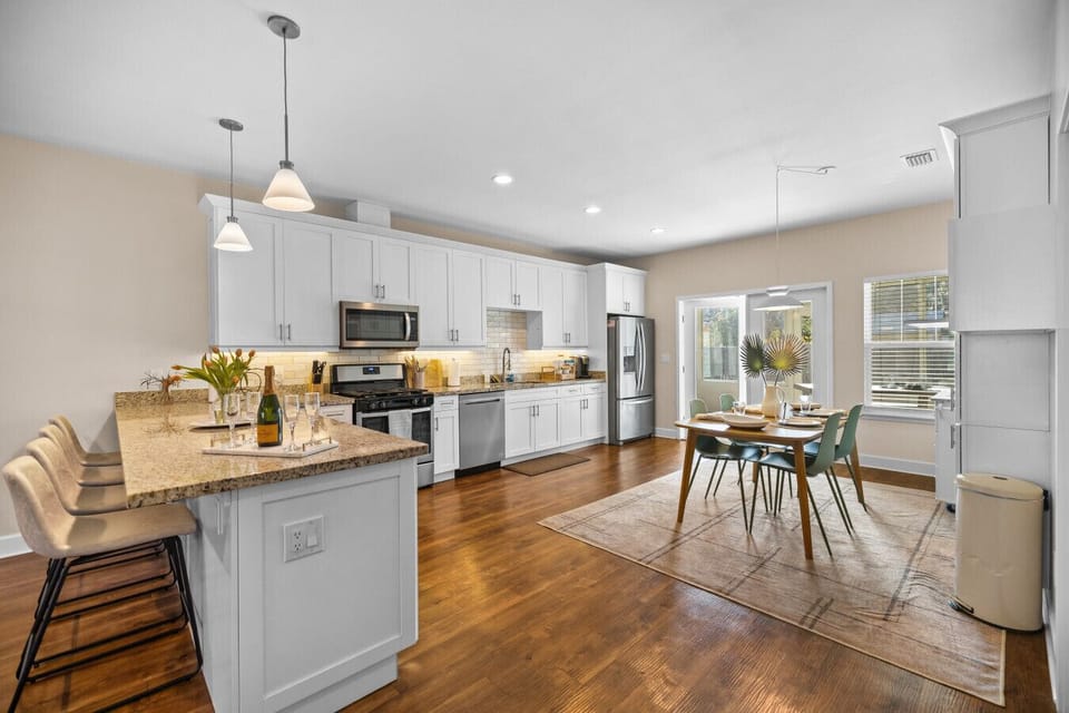 Cook up a feast in the fully equipped kitchen 🍳✨ Featuring modern appliances, ample counter space, and all the essentials you need for memorable meals.