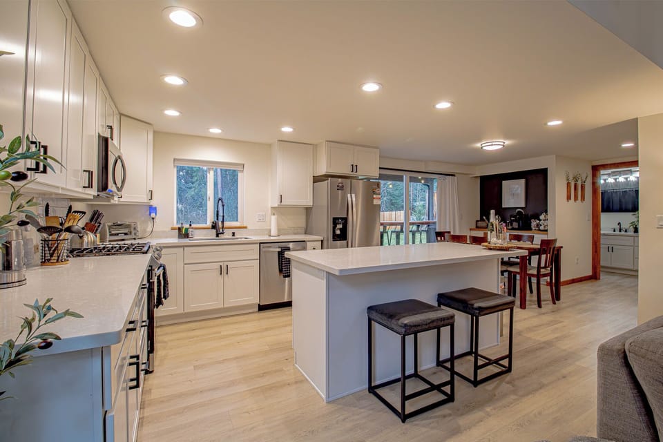 We take pride in providing a superbly clean home!