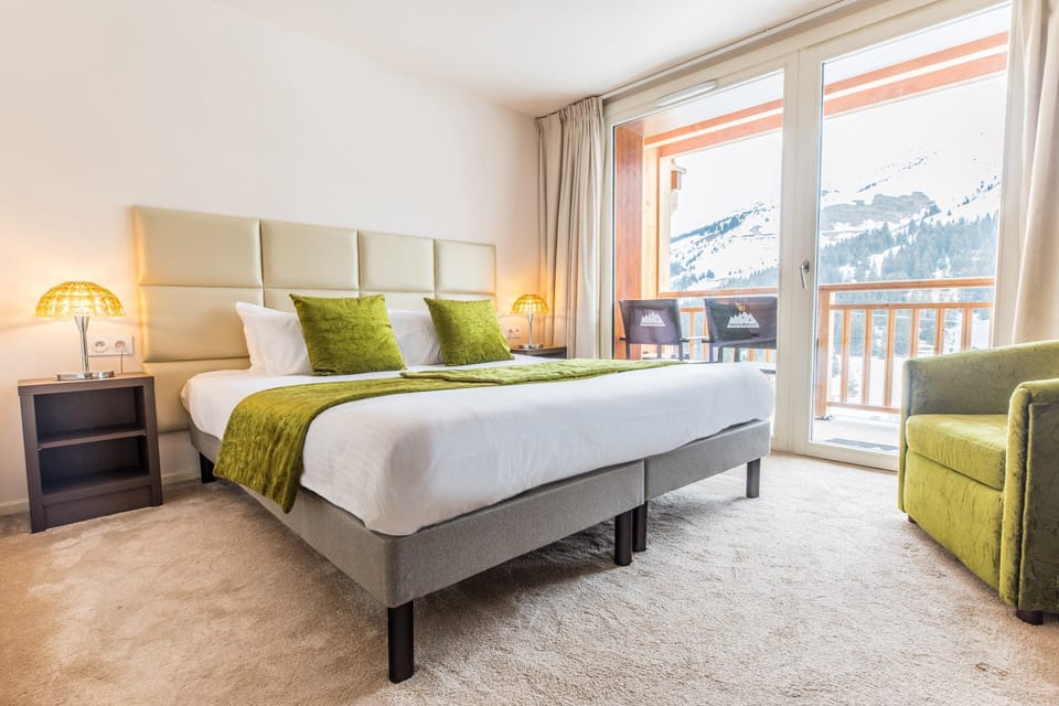 Get a good night's rest in the cozy bedroom, which has either a Double bed or 2 Single Italian beds.