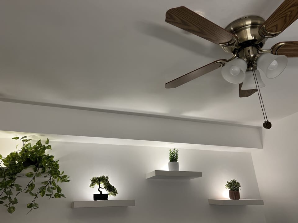 There is a very efficient AC and also a ceiling fan.