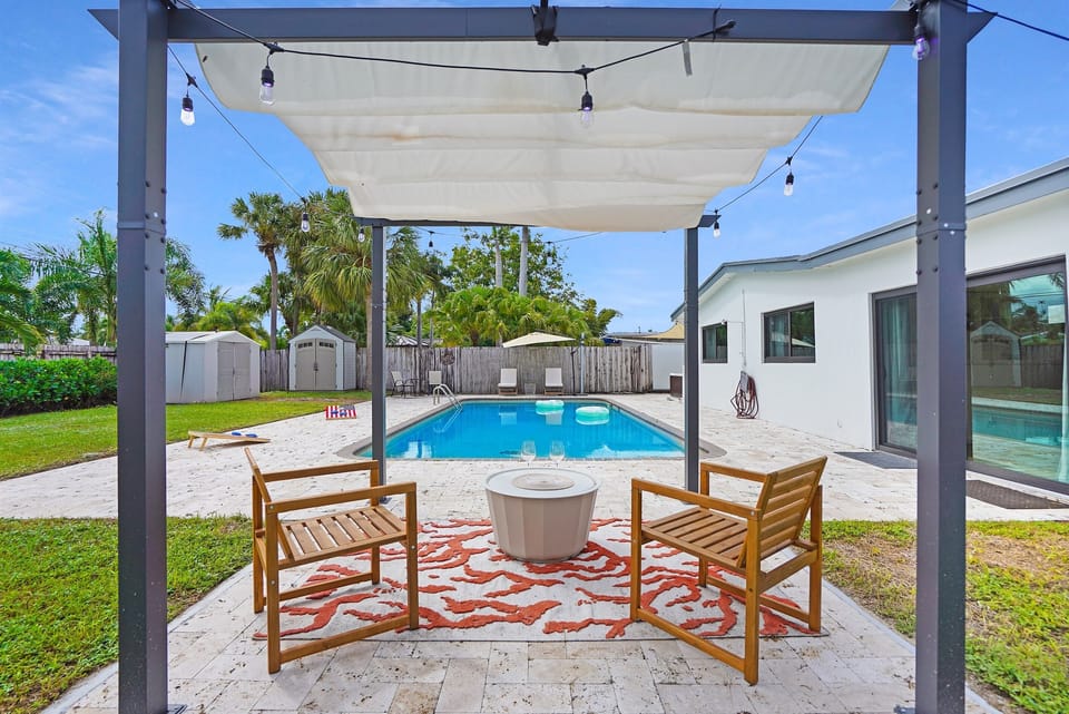 Hang by the pool in sun or shade!