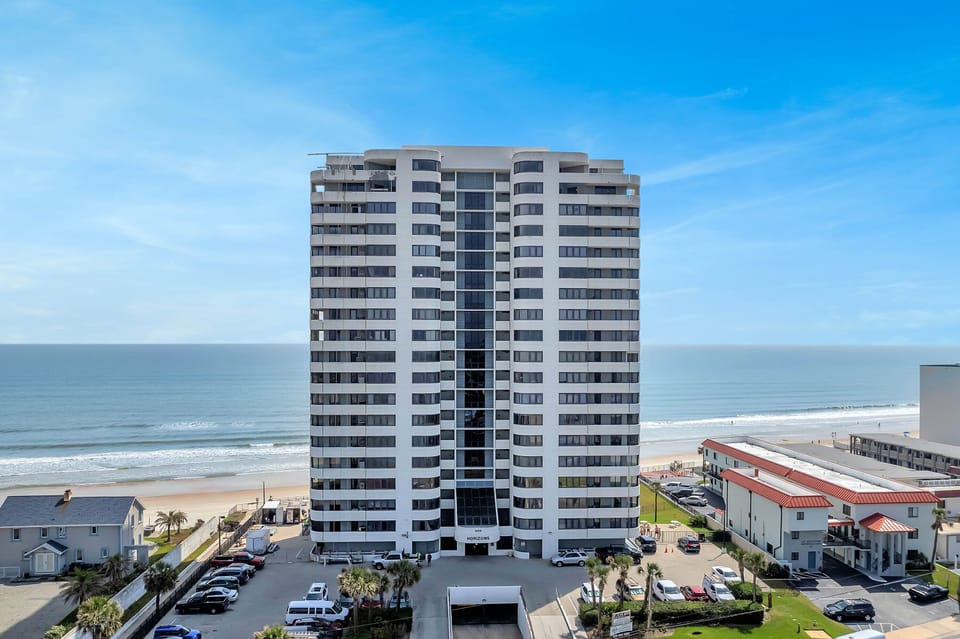 Front of Horizons Condo Association 