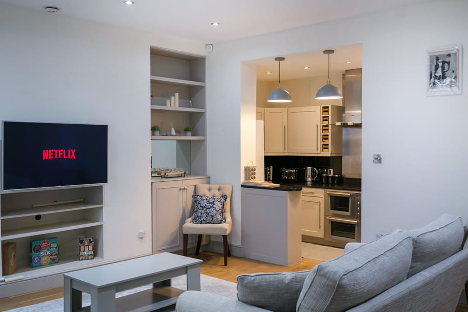 Living Room / Lounge