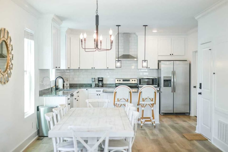 Open Kitchen/dining area