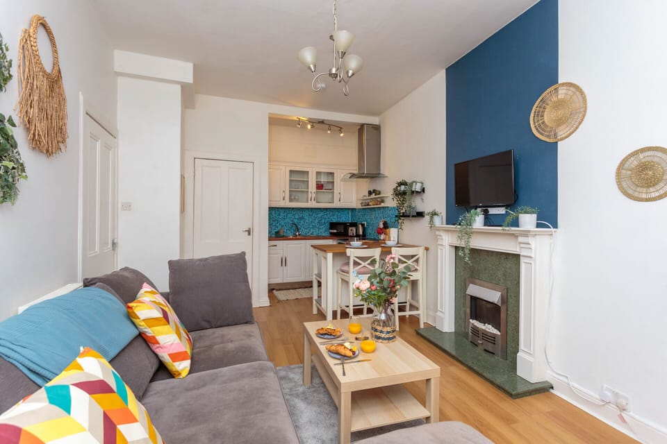 Living Room / Lounge