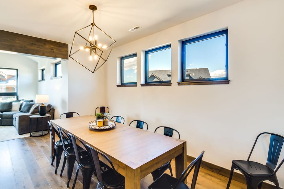 Dining Area | Dishware & Flatware Provided | Breakfast Bar w/ Additional Seating