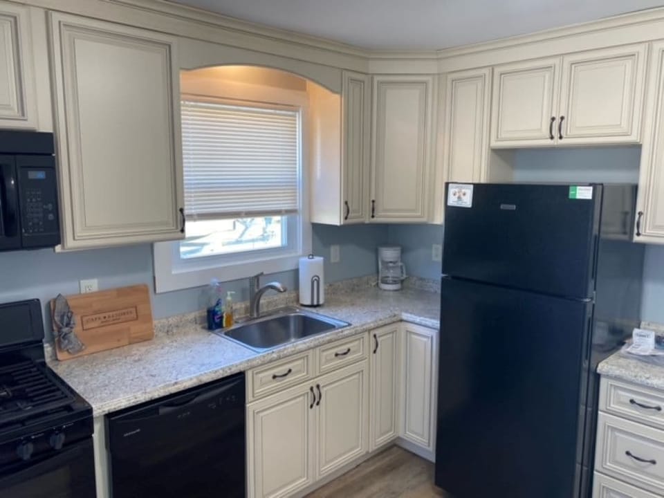 Updated kitchen appliances 