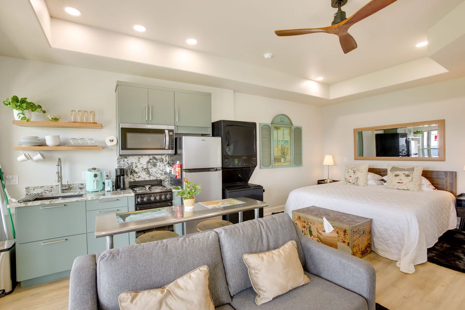 Kitchen | Coffee Maker | Toaster | Air Fryer | Washer & Dryer