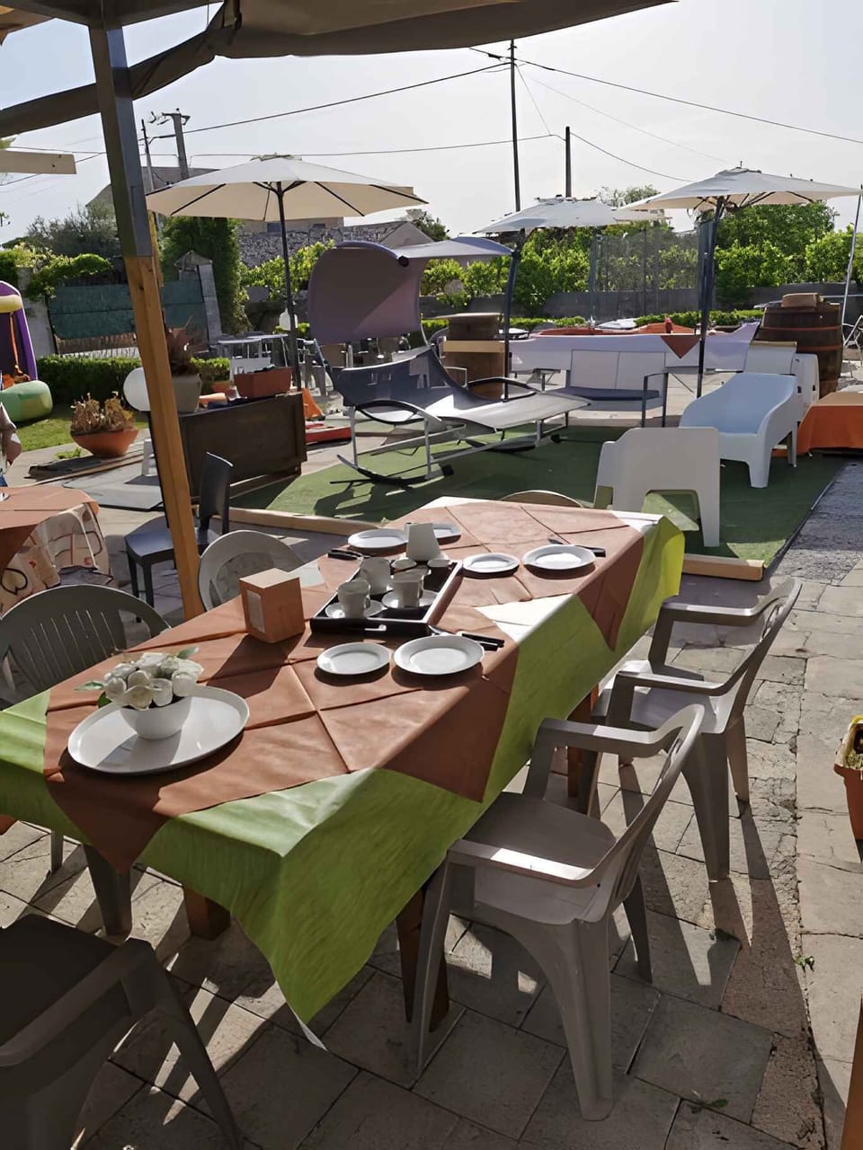 Outdoor dining