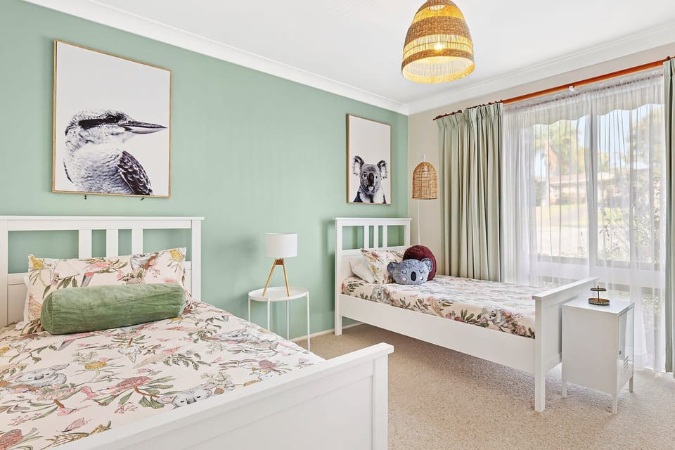 Bedroom 2 - 2x Single Beds