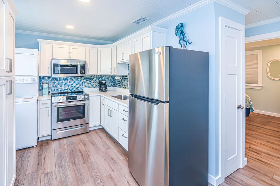 Kitchen W/Laundry