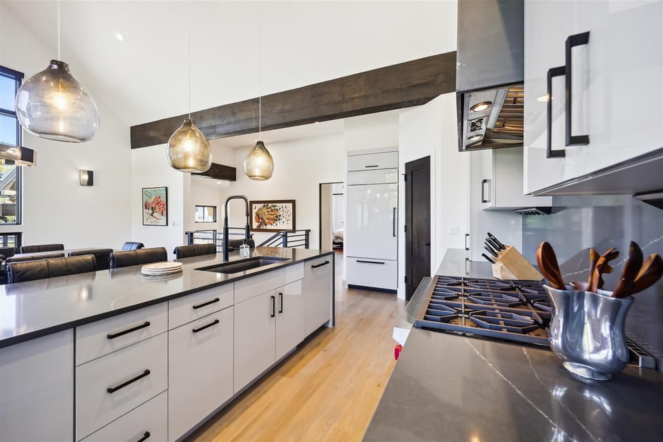 Kitchen - Outside The Bubble - Breckenridge Vacation Rental