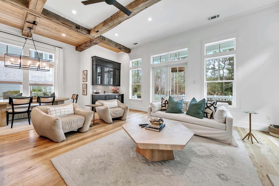 Spacious living room