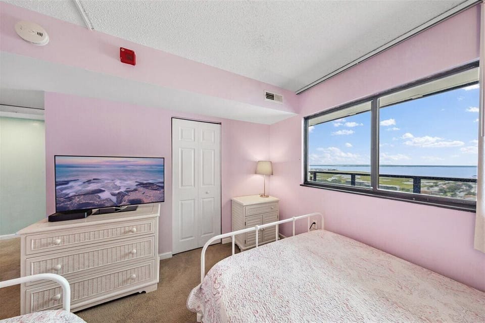 Breathtaking Bay Views right from your Bedroom Window!
