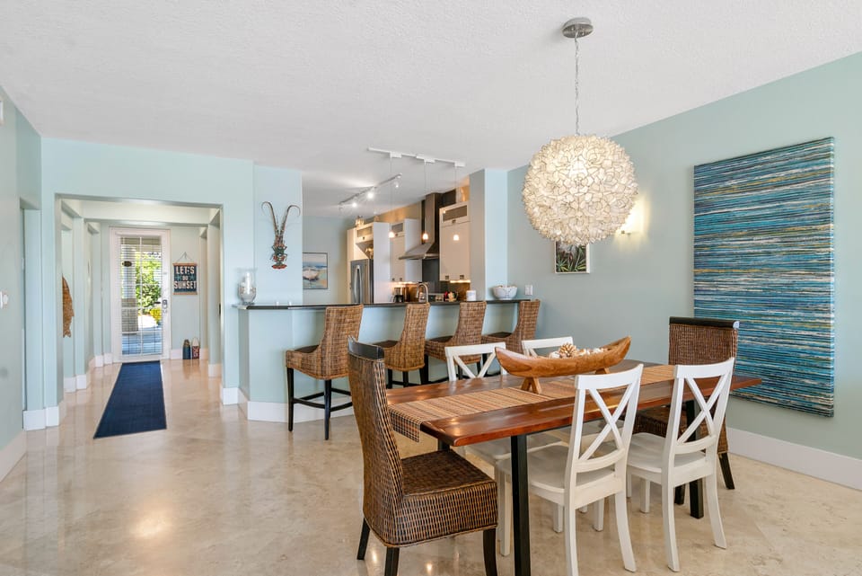 Kitchen, Dining, Entryway
