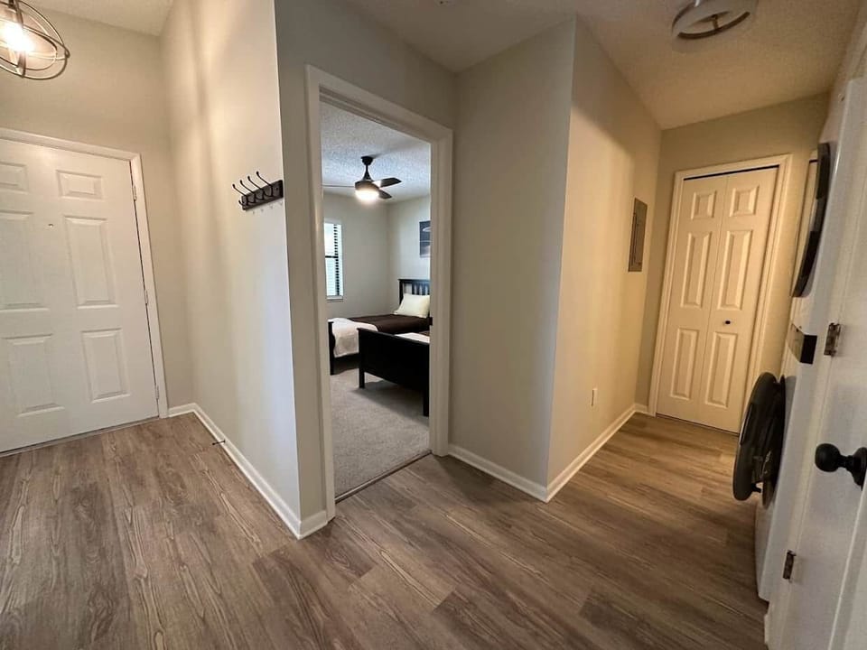 Hallway/Guest Bedroom