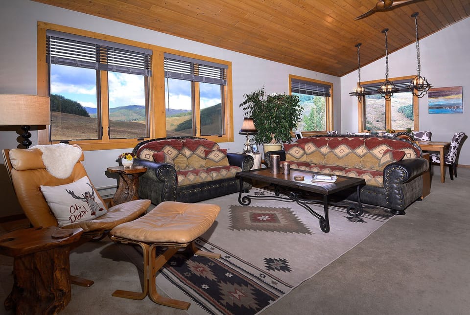 2nd floor living room