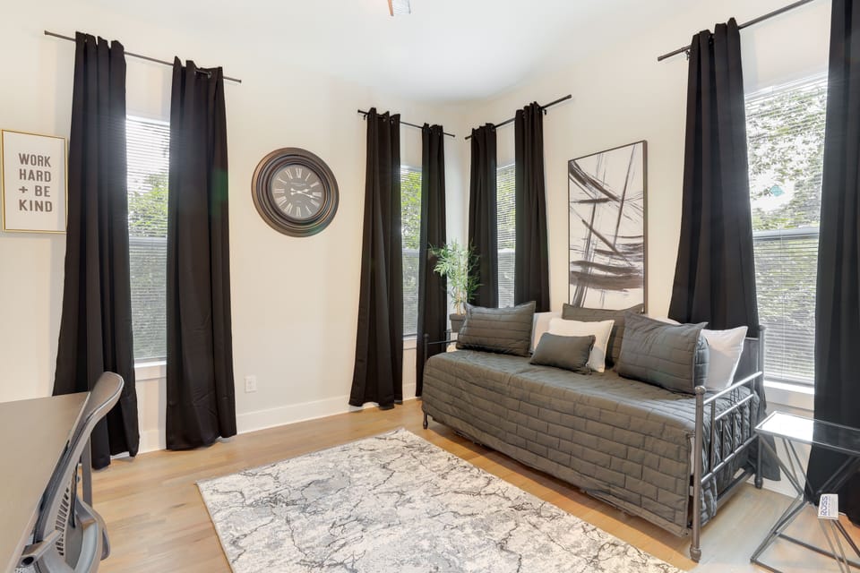 Bedroom 4 | Twin Daybed w/ Twin Trundle | Laptop-Friendly Workspace