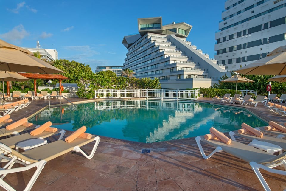 Adults pool