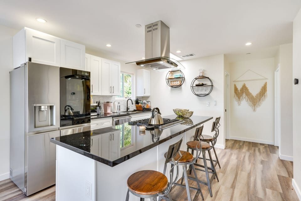 Kitchen | Keurig Coffee Maker | Smart Refrigerator | Knife Set | Dishwasher