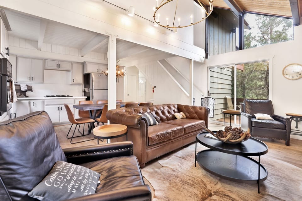 Spacious living room