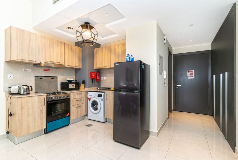 Fully equipped kitchen.
