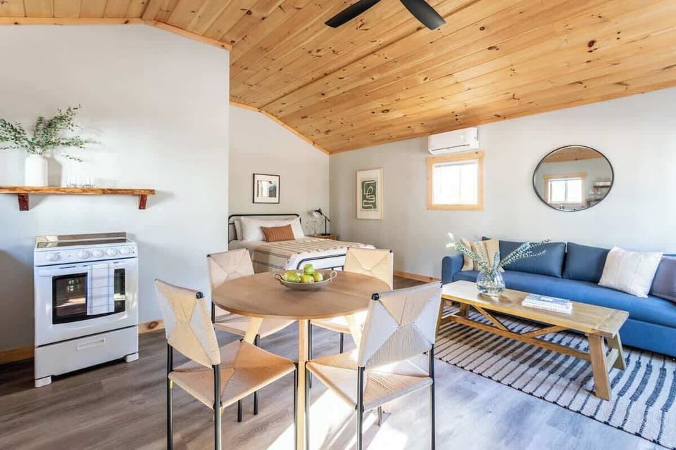 Guest House | Creekside Haven by Boutiq Luxury Vacation Rentals | Blue Ridge, Georgia