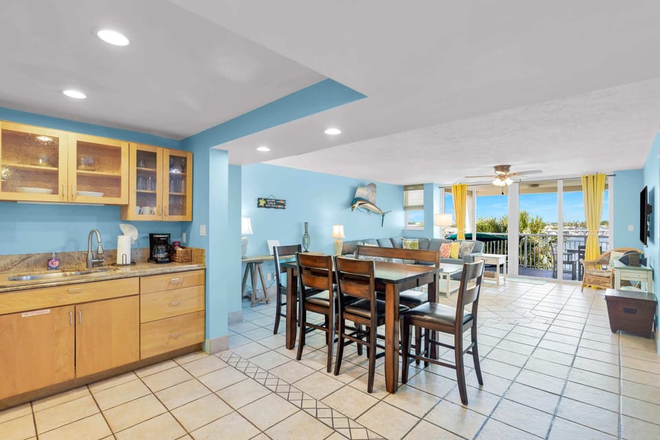 Open Living & Kitchen Area