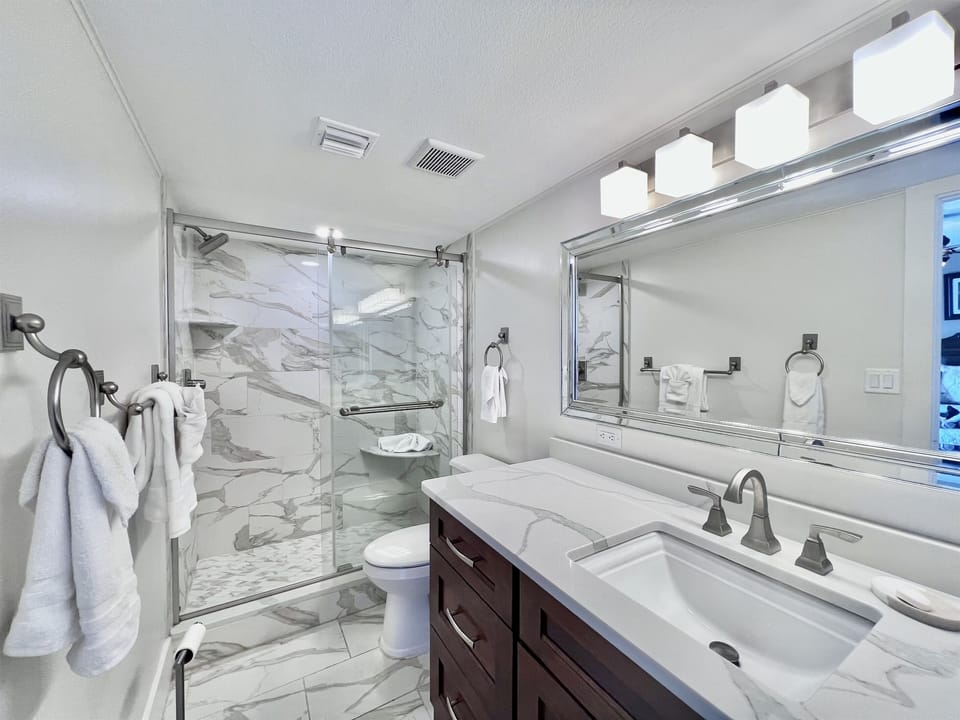 Master Bath- Beautiful Walk In Shower