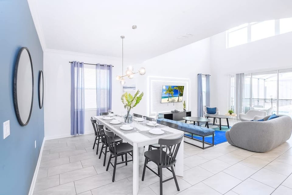 Large capacity dining area