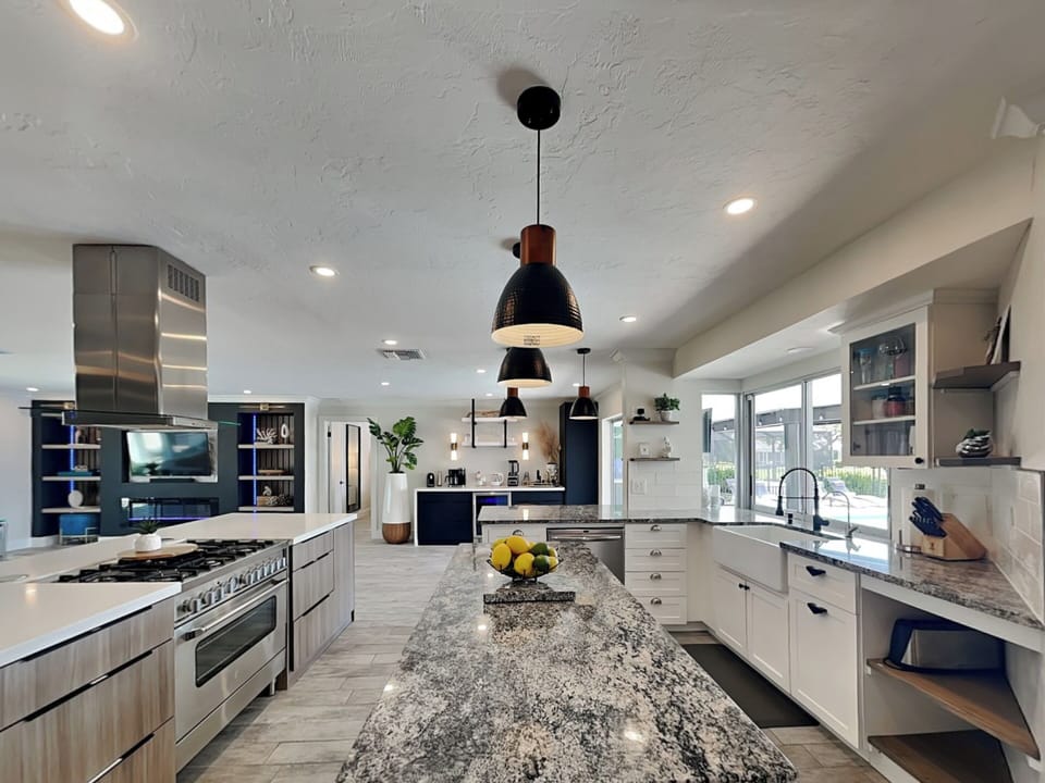Fully Equipped Kitchen with Stainless Steel Appliances