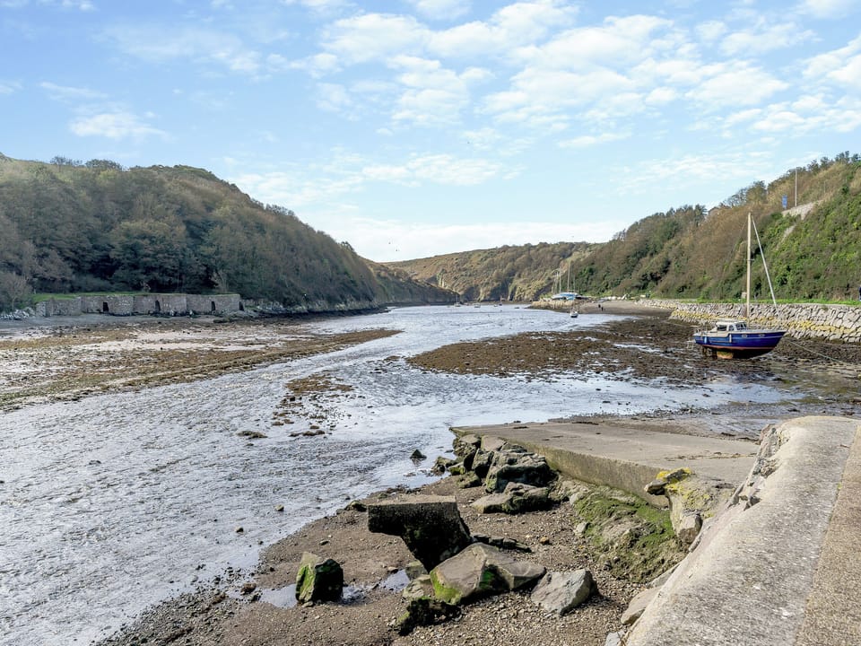 Surrounding area | Solva-Llys Aber, Solva