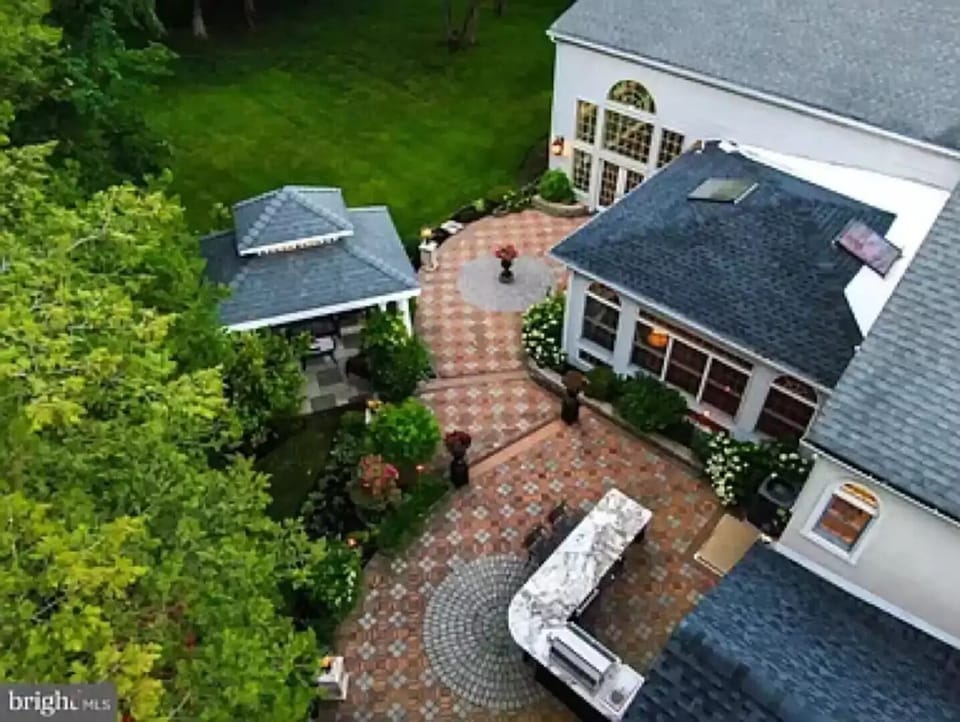 Outdoor kitchen, patio and pergola.