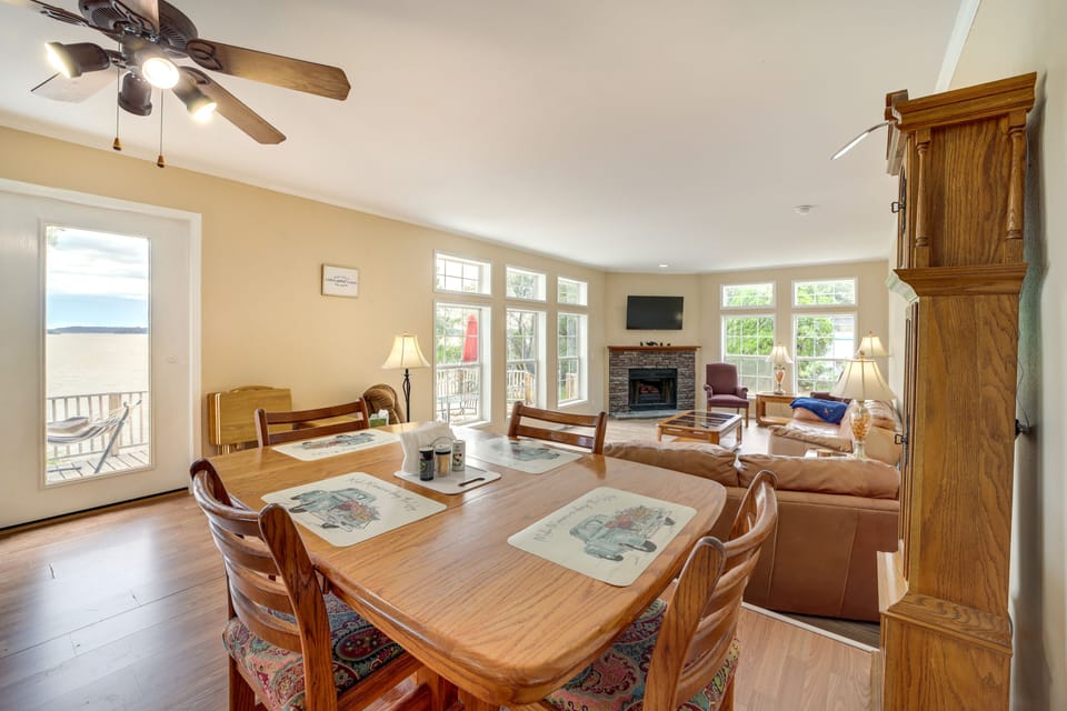 Dining Area | Dishware/Flatware