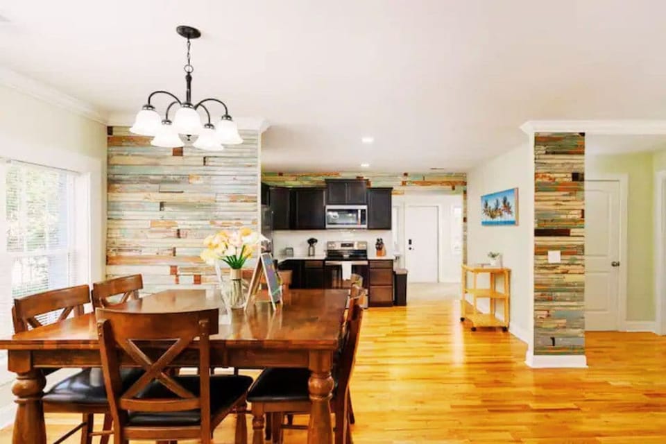 Accent walls and colors provide a beach-vibe theme