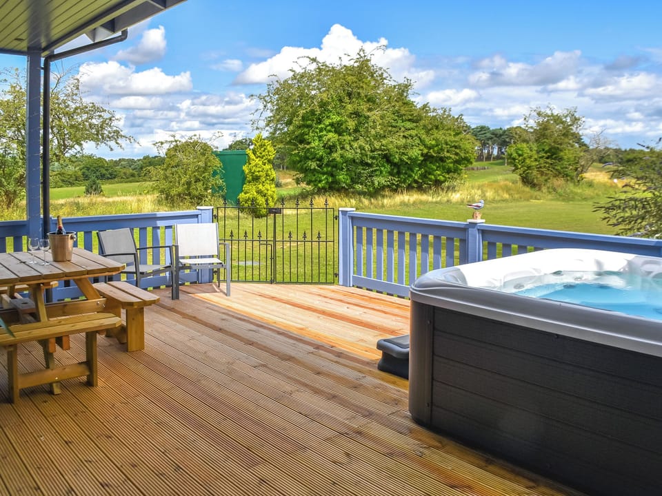 Hot tub | Wild Grape Lodge, Fritton, near Great Yarmouth