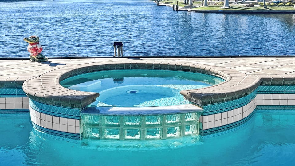The whirlpool invites you to relax