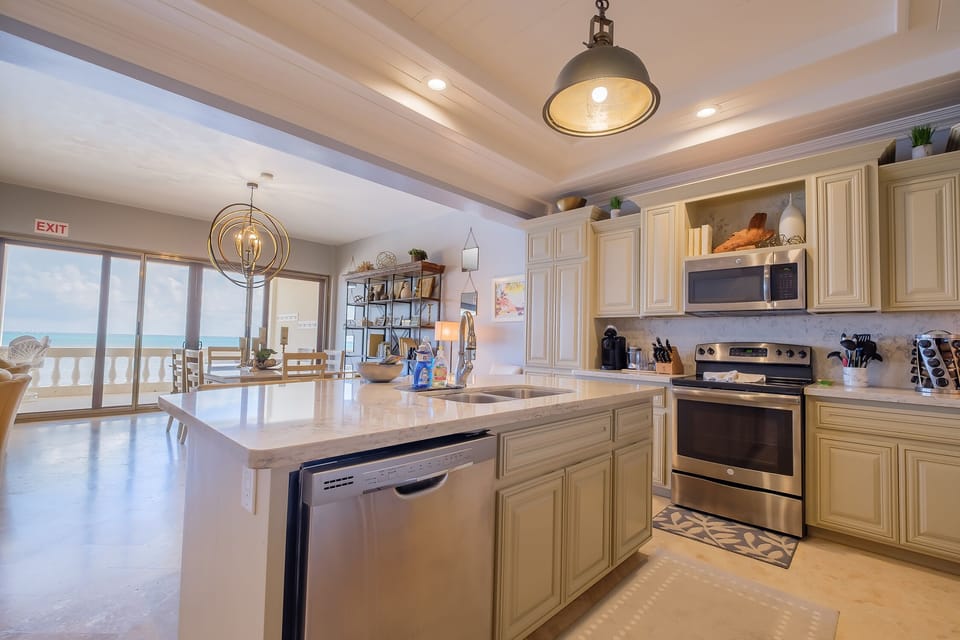 fully equipped kitchen