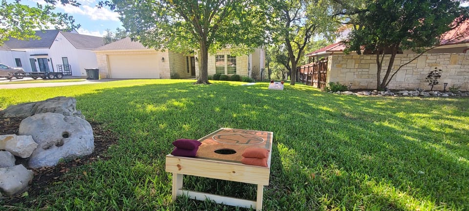 Family home in Briarcliff marina cove
